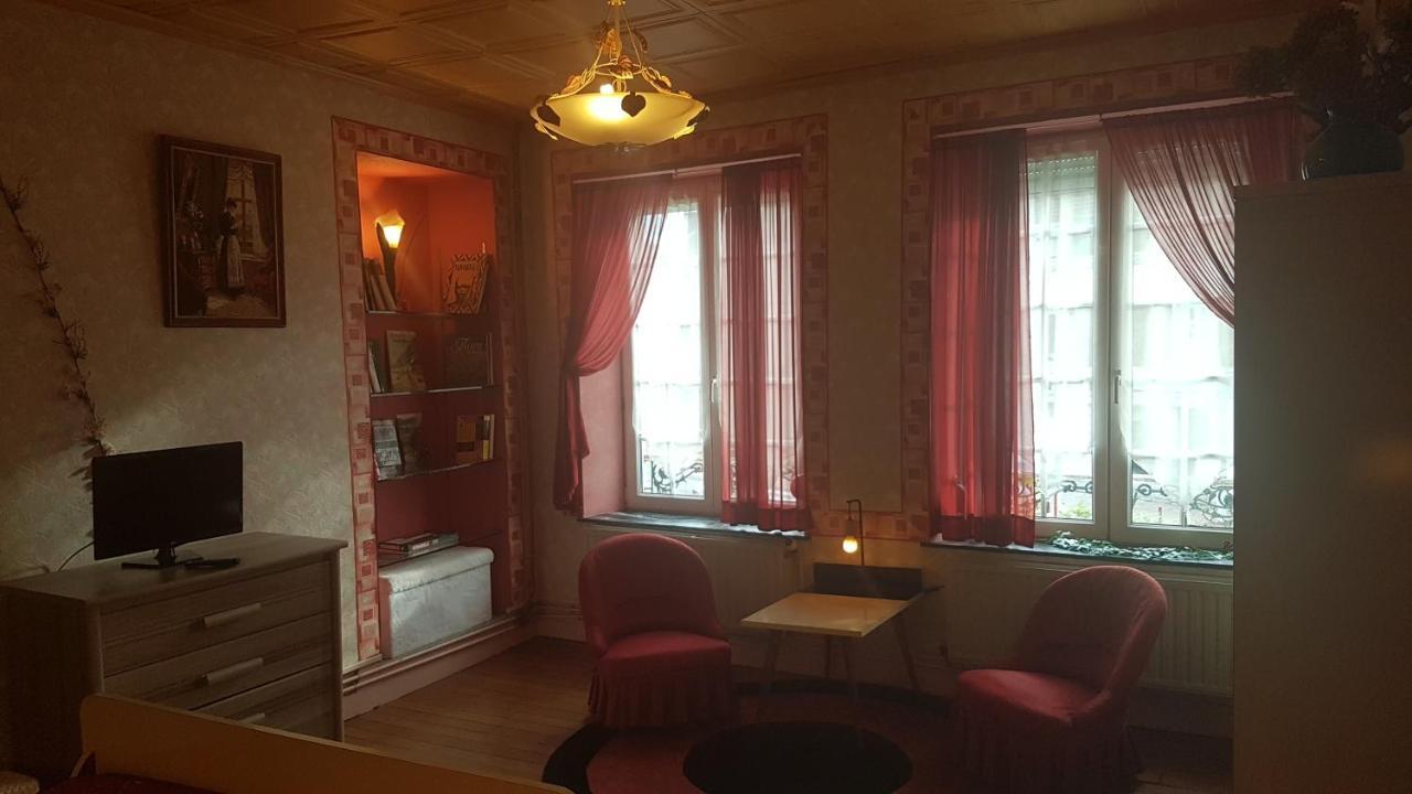 Le Point Du Jour Bed & Breakfast Revin  Exterior photo